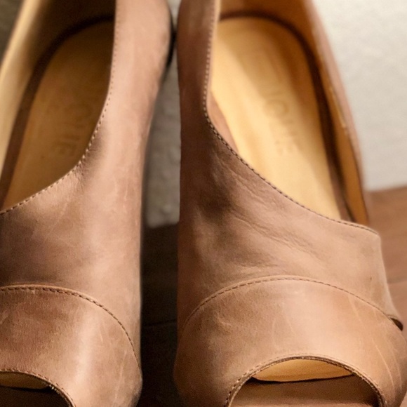 Michael Jolie *DESIGNER* Italian Leather heels - Picture 3 of 6